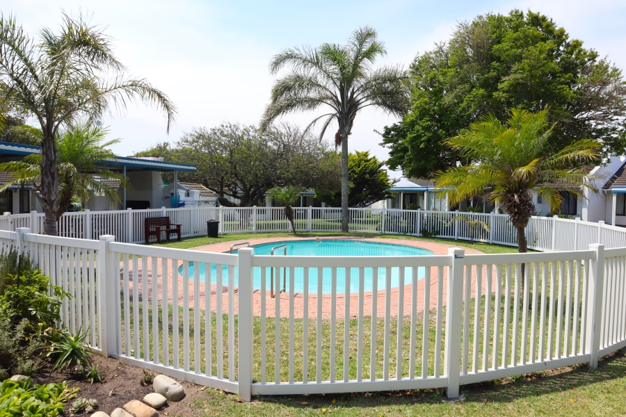 2 Bedroom Property for Sale in Paradise Beach Eastern Cape